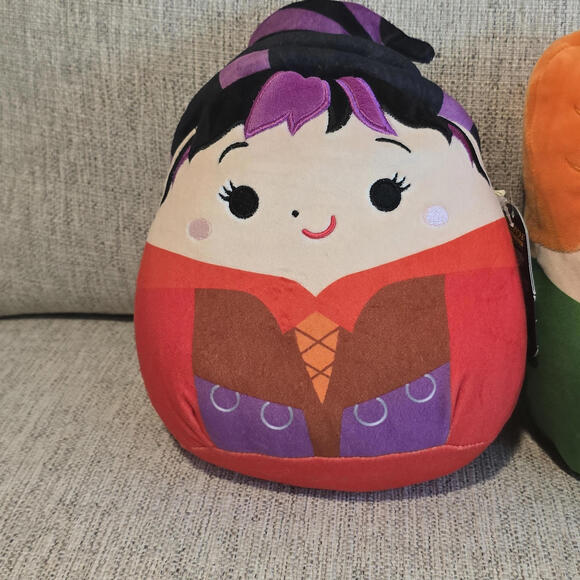 A set of Hocus Pocus Sanderson Sisters Squishmallows - Picture 2 of 7